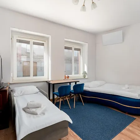 Comfort By Bookinghost *