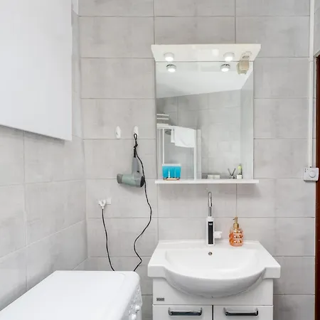 Comfort By Bookinghost شقة